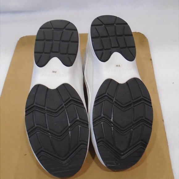 EASY SPIRIT size 9W Romy Walking Shoes White Suede - *pristine - worn only once* - Picture 3 of 6